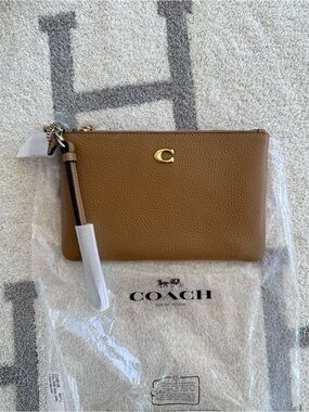 Coach Leather Wristlet in Saddle Brown NWT
